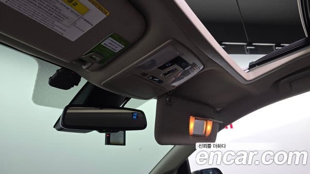 Toyota Sienna 2018 — Şəkil 17/30