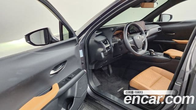 Lexus UX300h 2025 — ფოტო 5/31