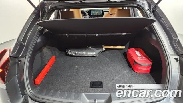 Lexus UX300h 2025 — ფოტო 3/31