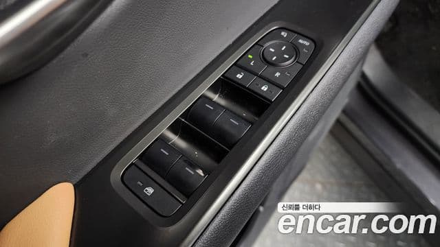 Lexus UX300h 2025 — ფოტო 20/31