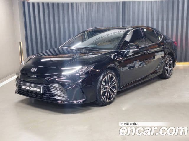 Toyota Camry 2025 — ფოტო 12/20
