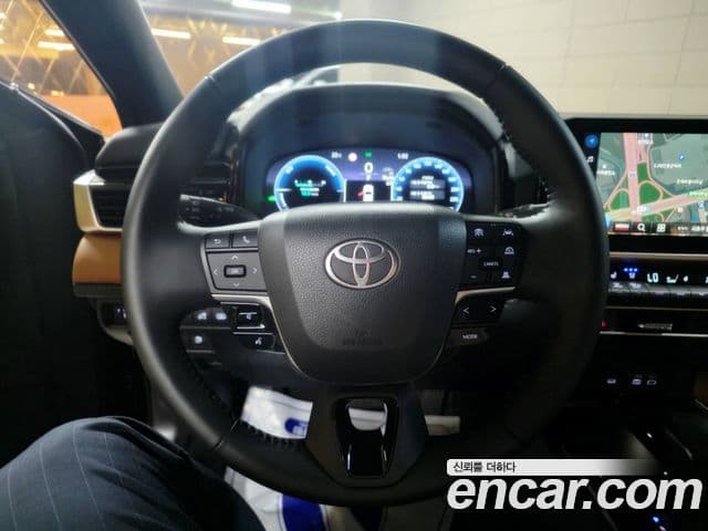 Toyota Camry 2025 — ფოტო 11/20