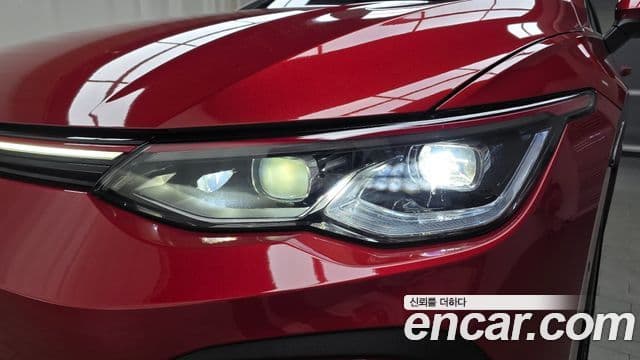 Volkswagen Golf 2023 — Photo 26/32