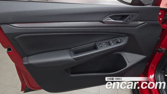 Volkswagen Golf 2023 — Şəkil 25/32