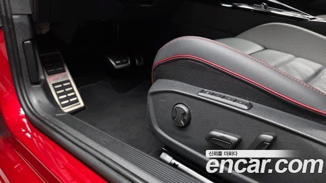 Volkswagen Golf 2023 — Photo 13/32
