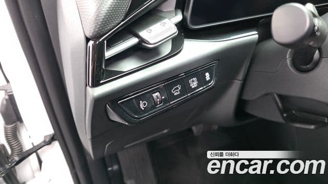 Kia Niro 2026 — Фото 19/20