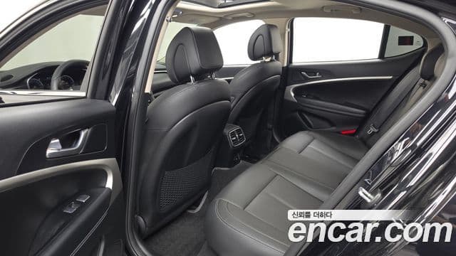 Genesis G70 2022 — Photo 30/33