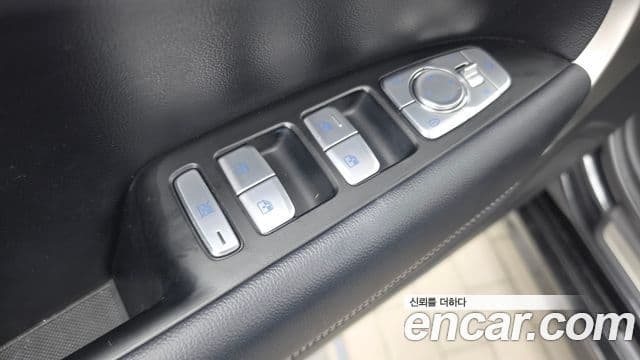 Genesis G70 2022 — Photo 16/33