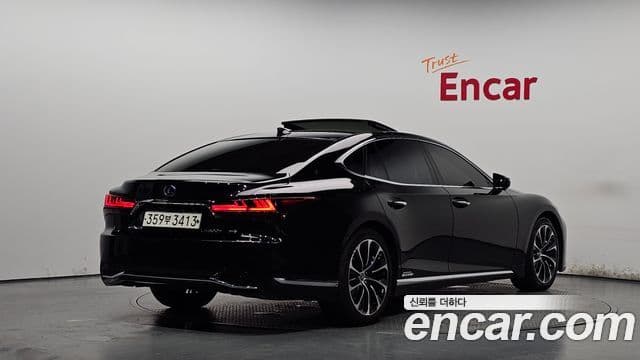 Lexus LS500h 2021 — Photo 11/20