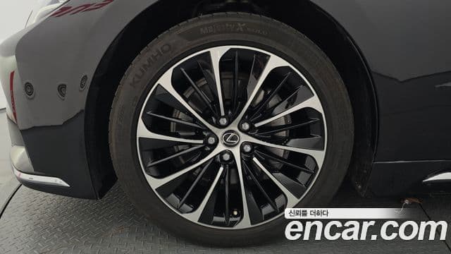Lexus LS500h 2021 — Photo 20/20