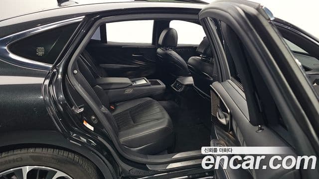 Lexus LS500h 2021 — Photo 18/20