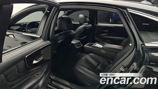 Lexus LS500h 2021 — Photo 6/20