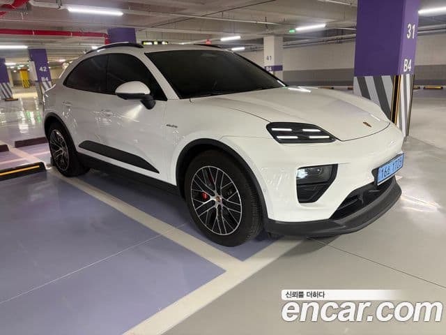 Porsche Macan EV 2025 — ფოტო 14/19