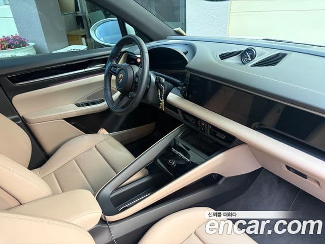 Porsche Macan EV 2025 — ფოტო 10/19