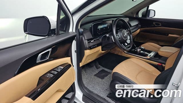 Kia Carnival 2021 — Фото 10/20