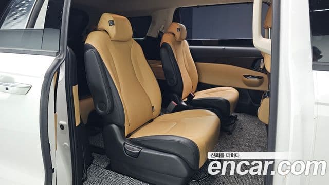 Kia Carnival 2021 — Фото 11/20