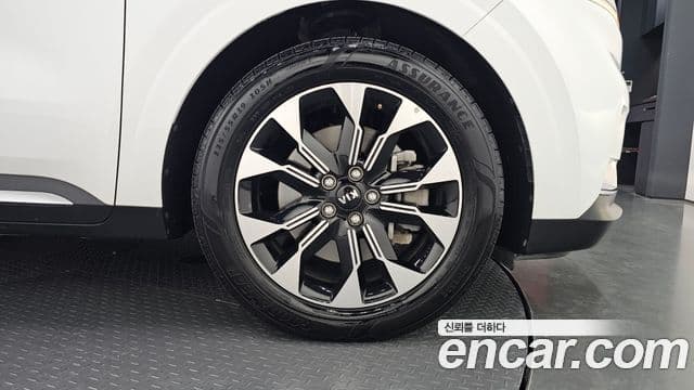 Kia Carnival 2021 — Photo 8/30