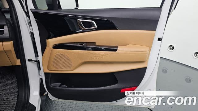 Kia Carnival 2021 — Photo 21/30