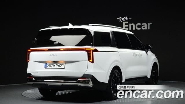 Kia Carnival 2024 — Фото 2/20
