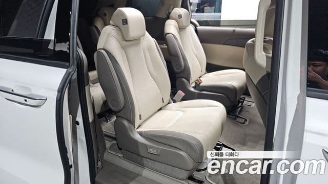 Kia Carnival 2024 — Фото 11/20