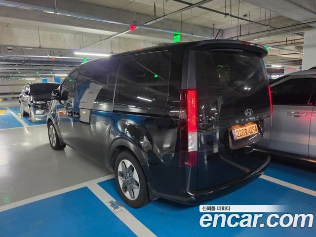 Hyundai Staria 2023 — Photo 10/10