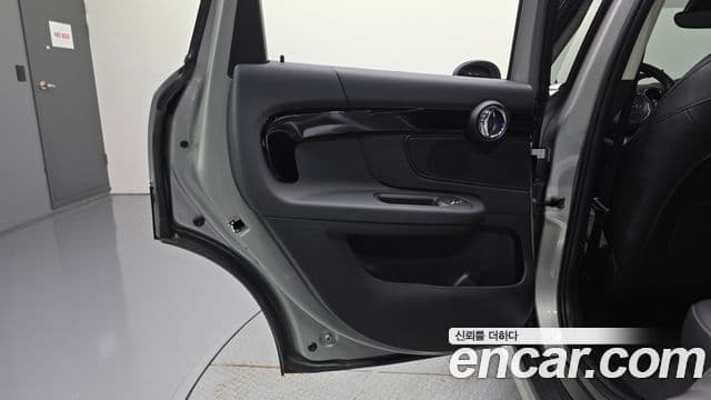 Mini Cooper Countryman 2023 — Photo 7/31