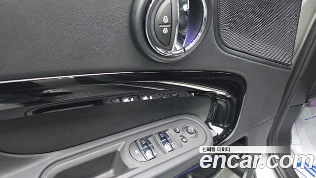 Mini Cooper Countryman 2023 — Photo 2/31