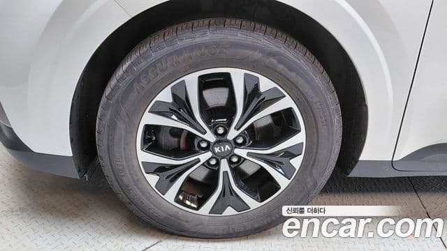 Kia Carnival 2021 — Фото 5/20