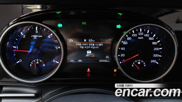 Kia Carnival 2021 — Фото 8/20
