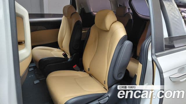 Kia Carnival 2021 — Фото 12/20