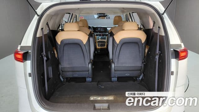 Kia Carnival 2021 — Фото 16/20