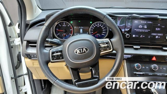 Kia Carnival 2021 — Фото 17/20