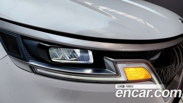 Kia Carnival 2021 — Photo 5/28