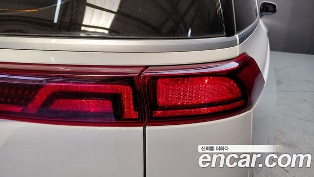 Kia Carnival 2021 — Photo 11/28