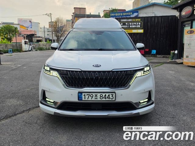 Kia Carnival 2021 — Фото 2/20