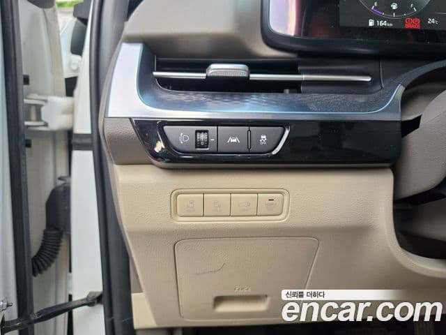 Kia Carnival 2021 — Фото 12/20