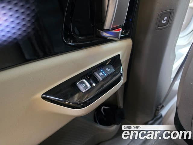 Kia Carnival 2021 — Фото 17/20
