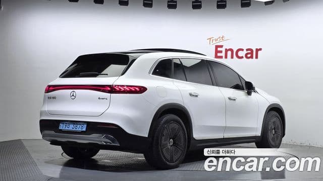 Mercedes-Benz EQS SUV 2023 — Photo 12/37