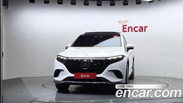 Mercedes-Benz EQS SUV 2023 — Photo 26/37