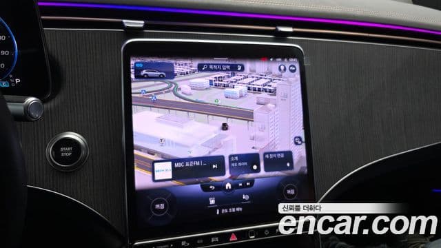 Mercedes-Benz EQS SUV 2023 — Photo 23/37