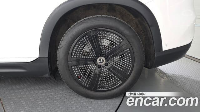 Mercedes-Benz EQS SUV 2023 — Photo 30/37