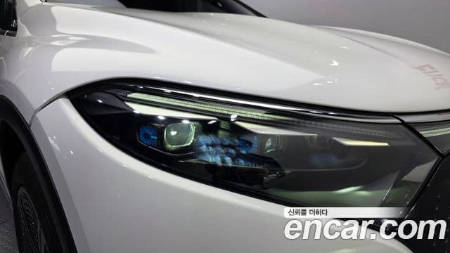 Mercedes-Benz EQS SUV 2023 — Photo 33/37