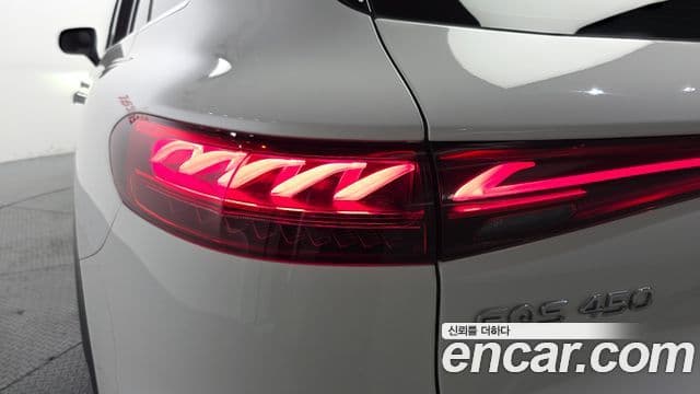 Mercedes-Benz EQS SUV 2023 — Photo 32/37
