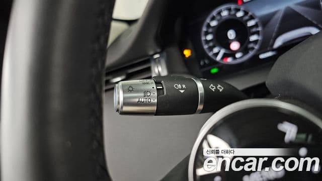 Land Rover Discovery Sport 2020 — Şəkil 32/35