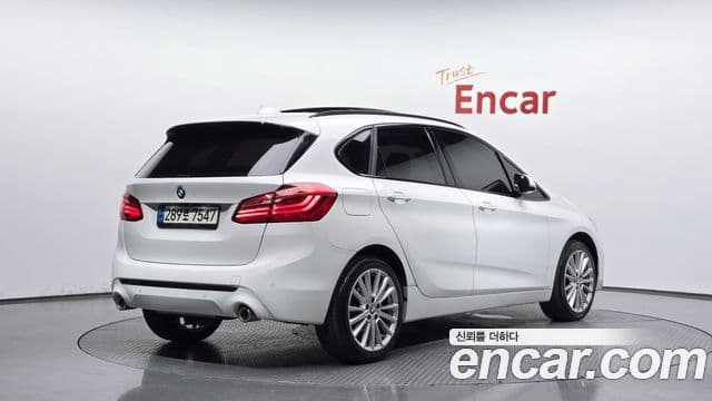BMW 2 Series Active Tourer 2021 — Şəkil 17/33