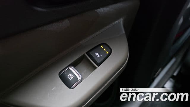 Kia Carnival 2024 — Фото 19/20