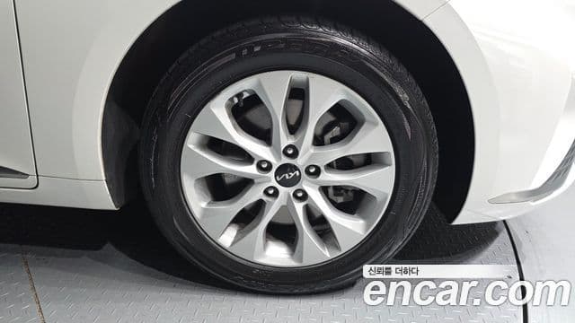 Kia K8 2023 — ფოტო 22/31