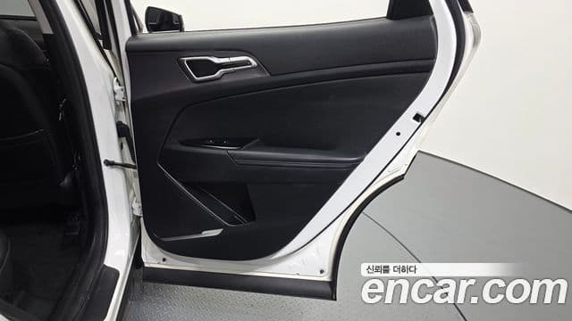 Kia Sportage 2021 — Şəkil 16/33