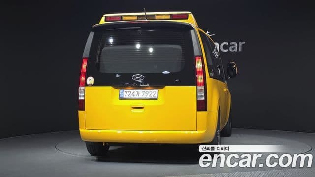 Hyundai Staria 2022 — Фото 4/20