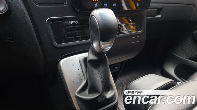 Hyundai Staria 2022 — Фото 9/20